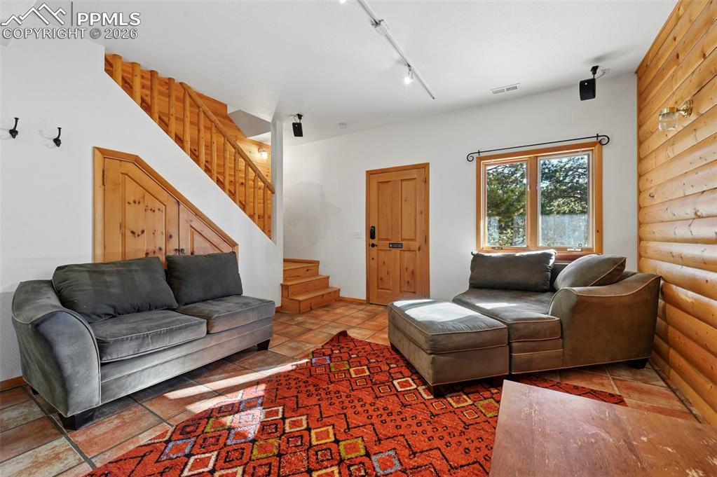 7415 W Highway 24 Cascade CO 80809