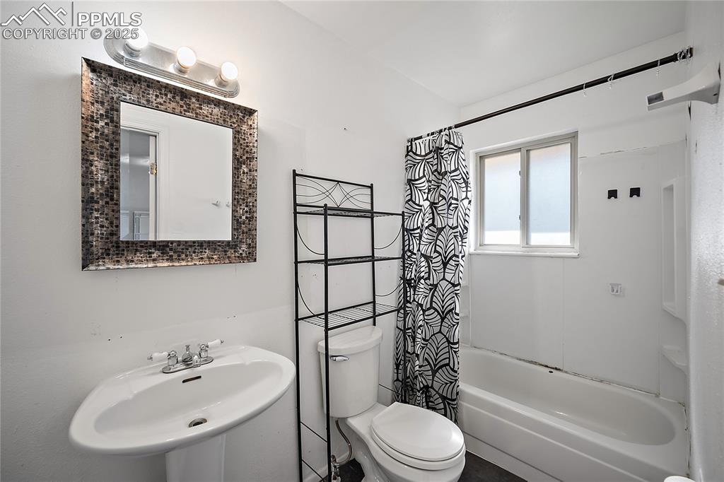 128 Amherst Street Colorado Springs CO 80911