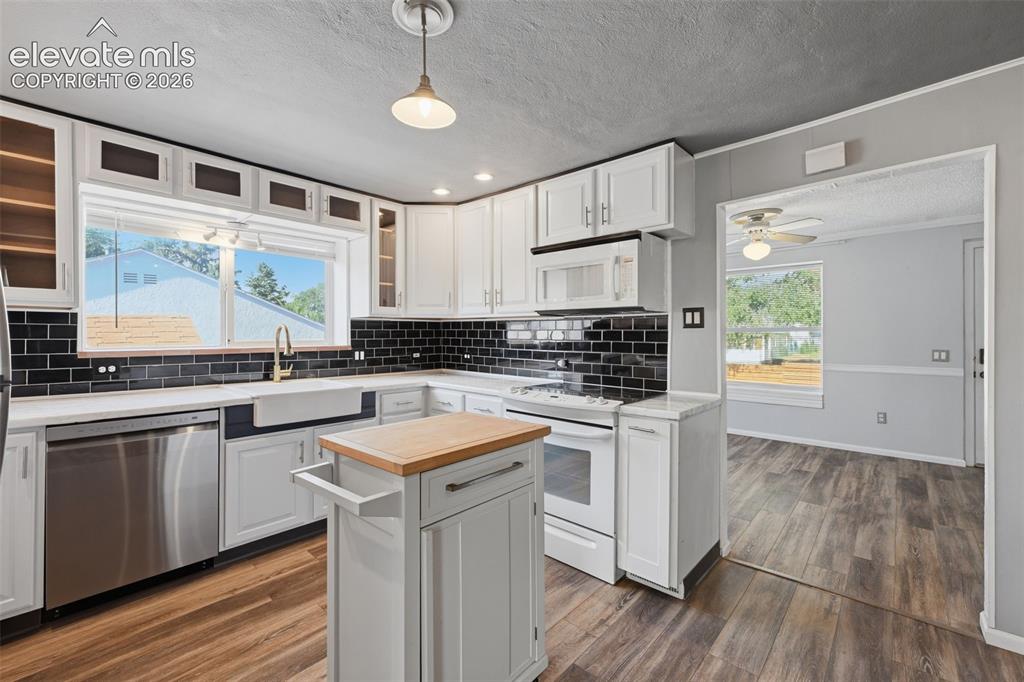 1017 Prairie Road Colorado Springs CO 80909