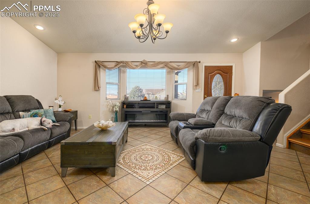 758 E Woodleaf Drive Pueblo CO 81007