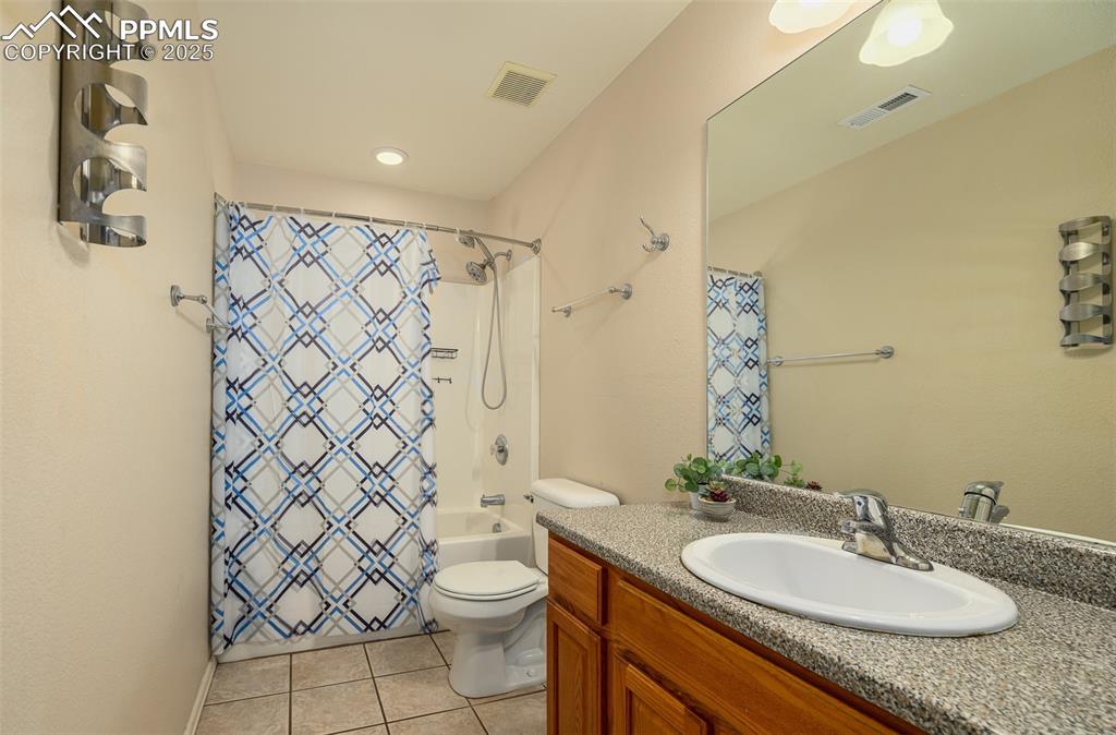 758 E Woodleaf Drive Pueblo CO 81007