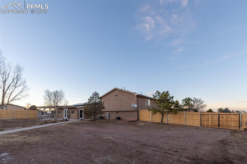 758 E Woodleaf Drive Pueblo CO 81007