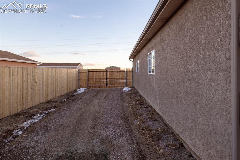 758 E Woodleaf Drive Pueblo CO 81007