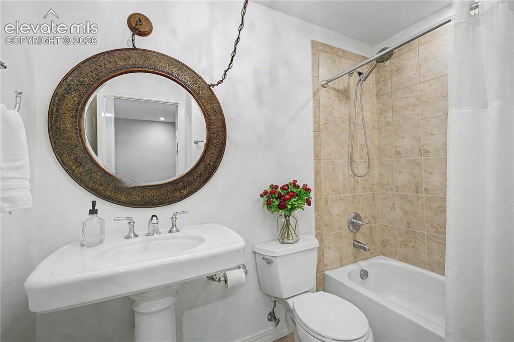 1924 Guardian Way Colorado Springs CO 80919