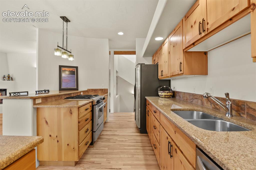 887 Oxford Lane Colorado Springs CO 80905