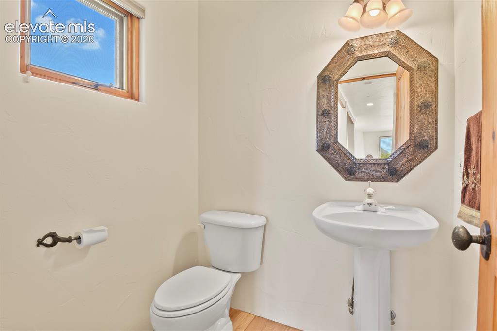 887 Oxford Lane Colorado Springs CO 80905