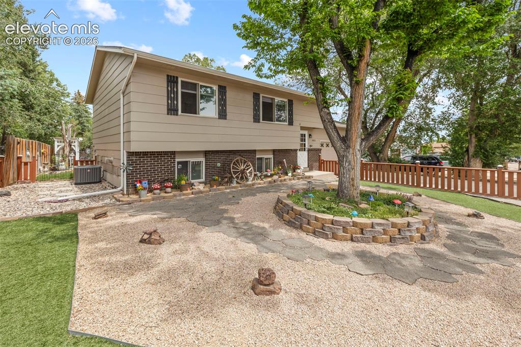 1825 Winnebago Road Colorado Springs CO 80915