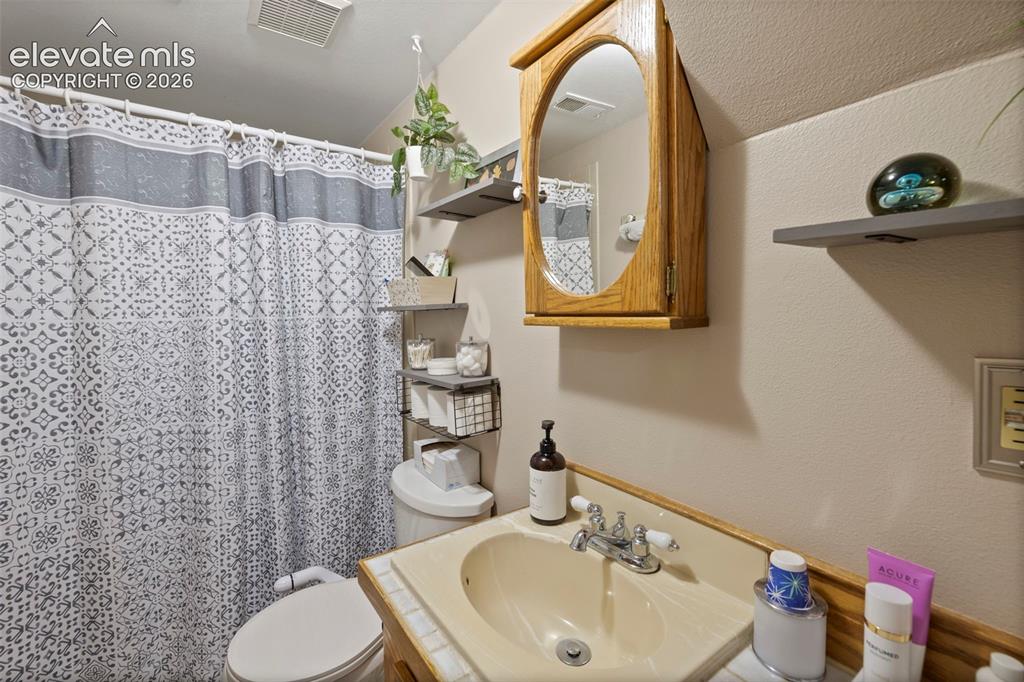 1825 Winnebago Road Colorado Springs CO 80915