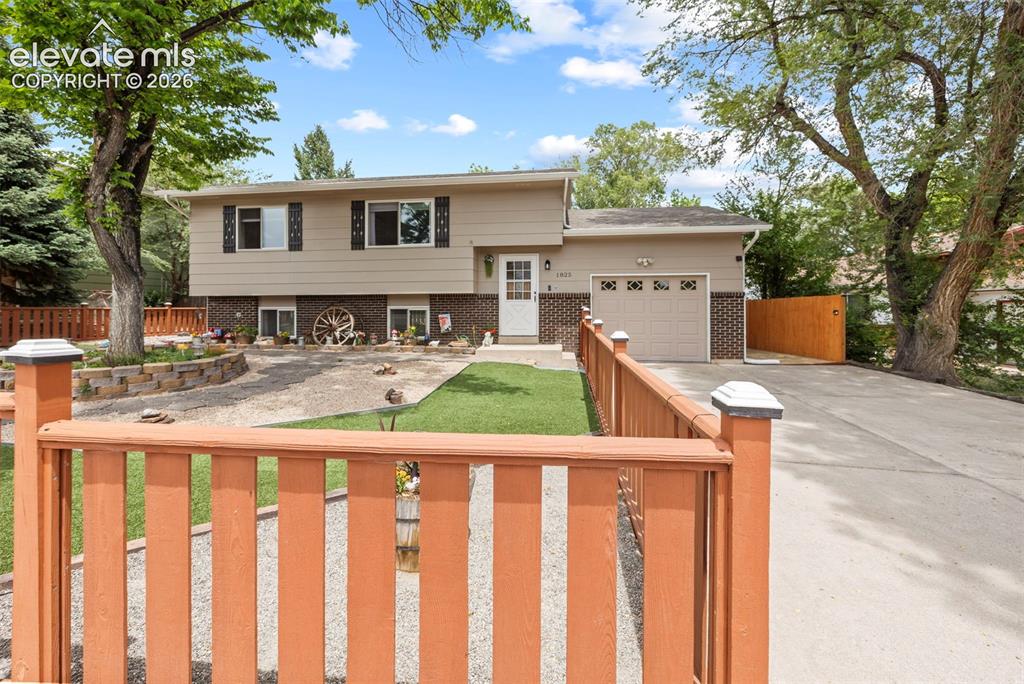 1825 Winnebago Road Colorado Springs CO 80915