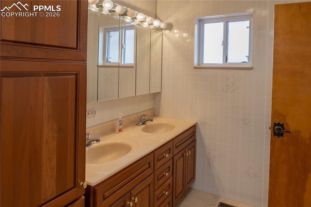 77 Circle Drive La Junta CO 81050