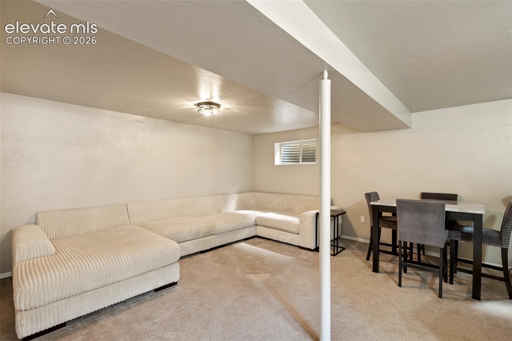 5221 Smokehouse Lane Colorado Springs CO 80917