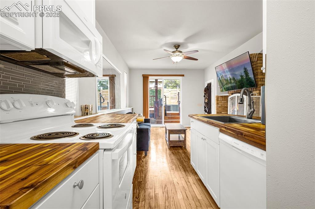 321 Graceland Grove Colorado Springs CO 80904