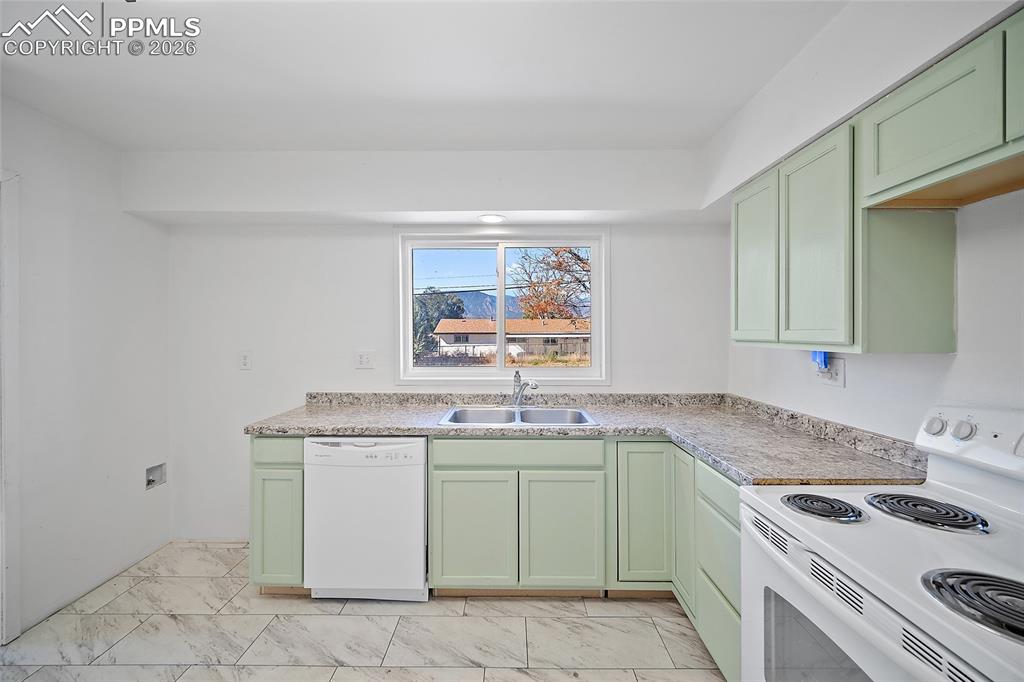 422 Hackberry Drive Colorado Springs CO 80911