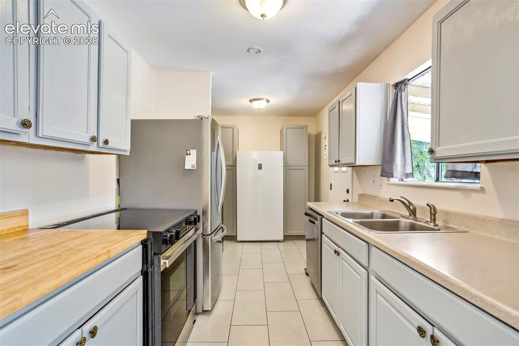 112 N Roosevelt Street Colorado Springs CO 80909
