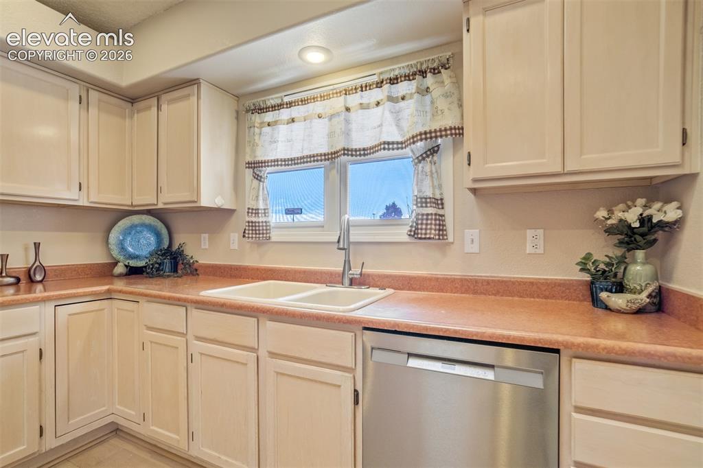 2 Cynthia Place Pueblo CO 81008