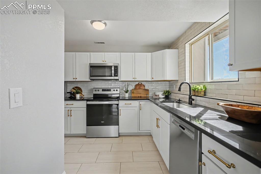 1730 Alamosa Drive Colorado Springs CO 80920
