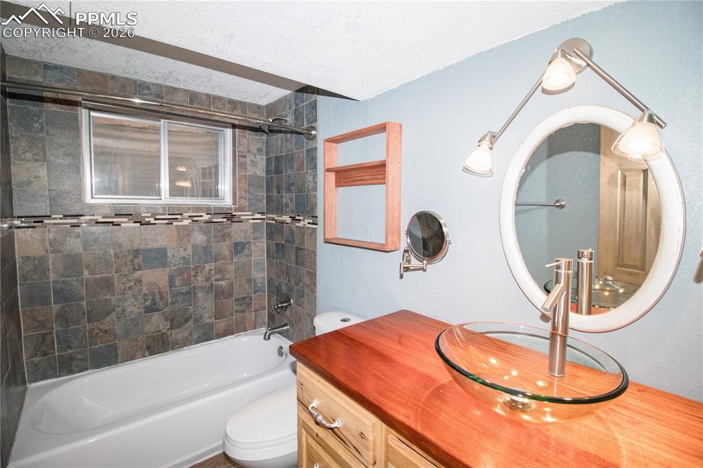 7040 Buckhorn Circle Colorado Springs CO 80919