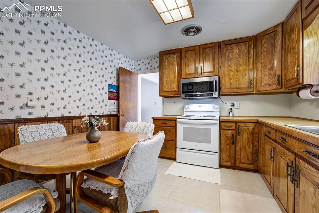 212 Rose Drive Colorado Springs CO 80911