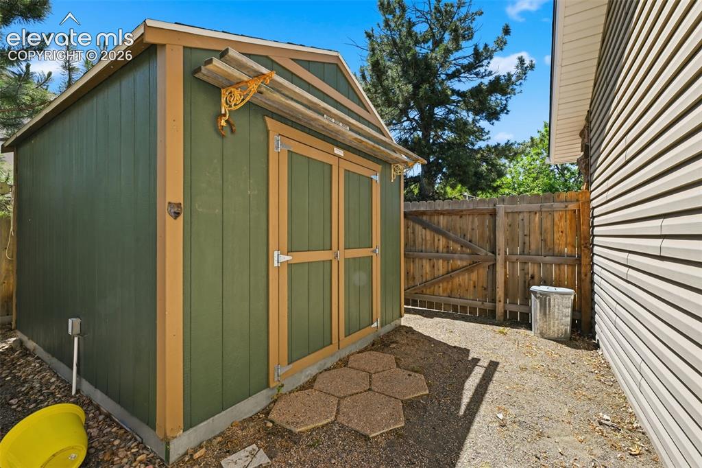 927 Oakwood Drive Castle Rock CO 80104