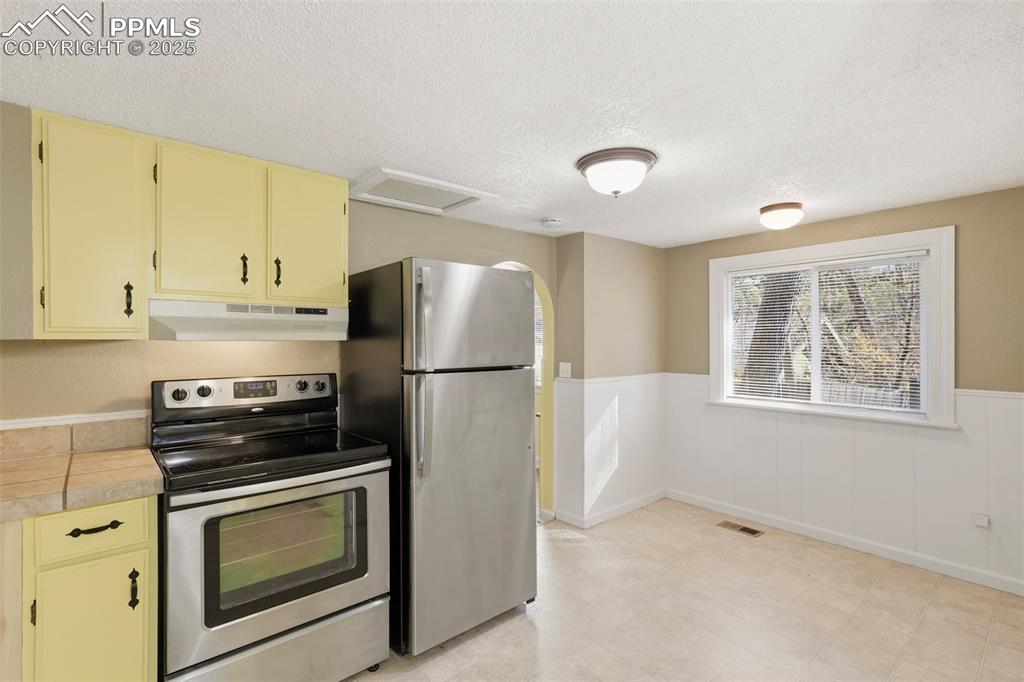 2002 Oak Way Colorado Springs CO 80906