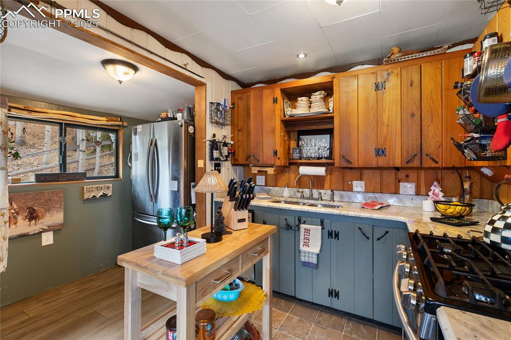 10155 Mountain Road Cascade CO 80809