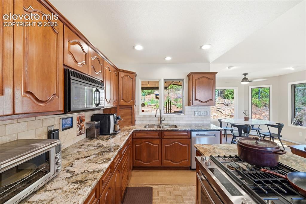 6 Las Piedras Escondidas Colorado Springs CO 80904
