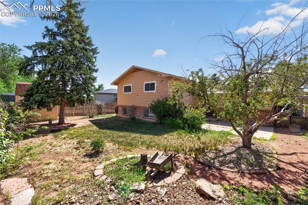 657 Dexter Street Colorado Springs CO 80911
