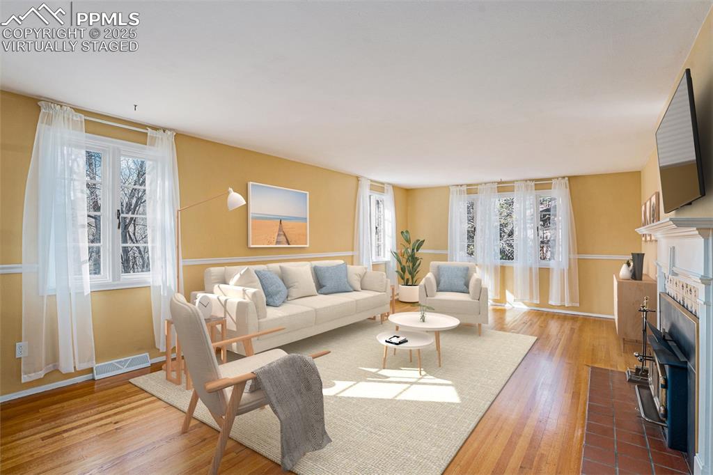 419 Chamberlin Place Colorado Springs CO 80906