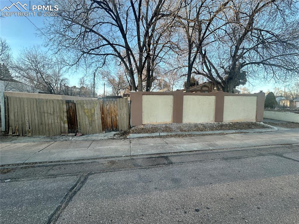 405 Mono Place Colorado Springs CO 80910