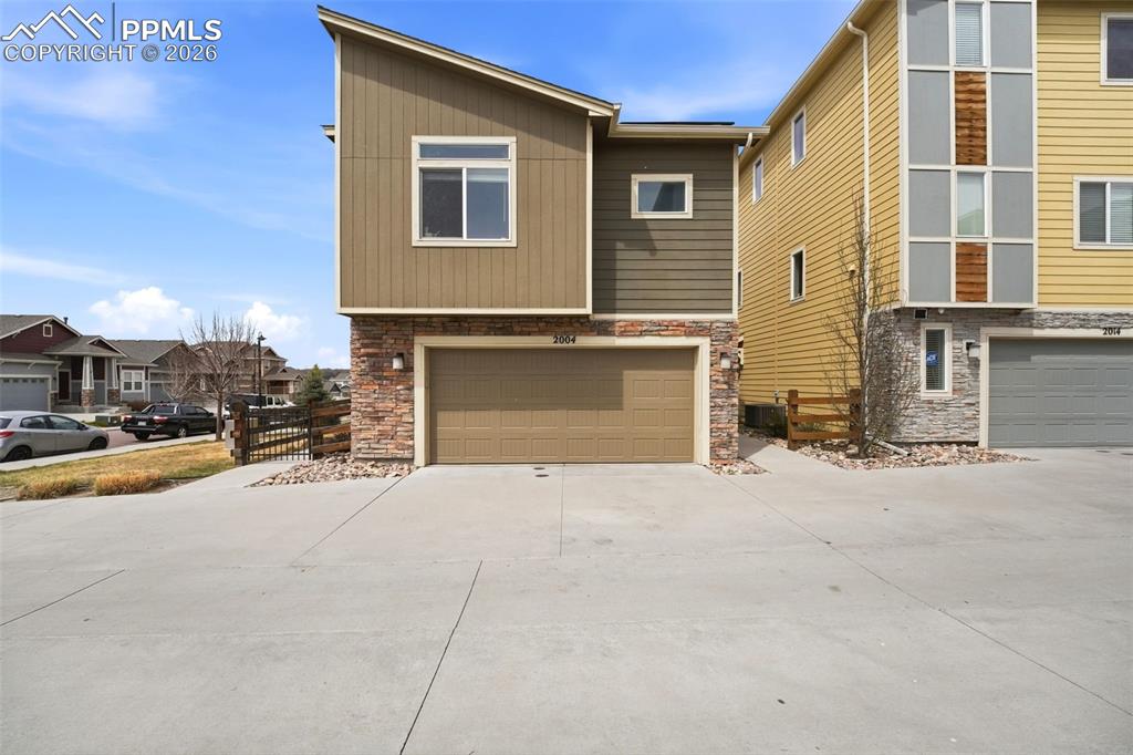 2004 Rozzer View Colorado Springs CO 80910