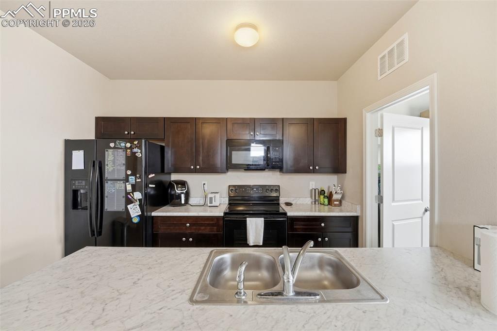 2004 Rozzer View Colorado Springs CO 80910