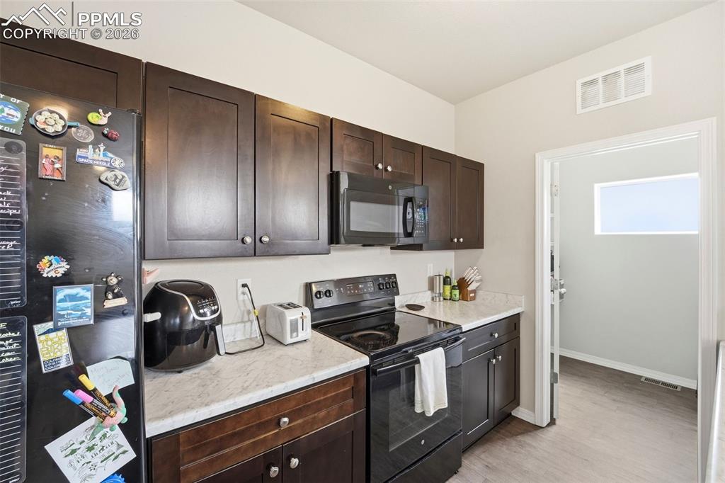 2004 Rozzer View Colorado Springs CO 80910