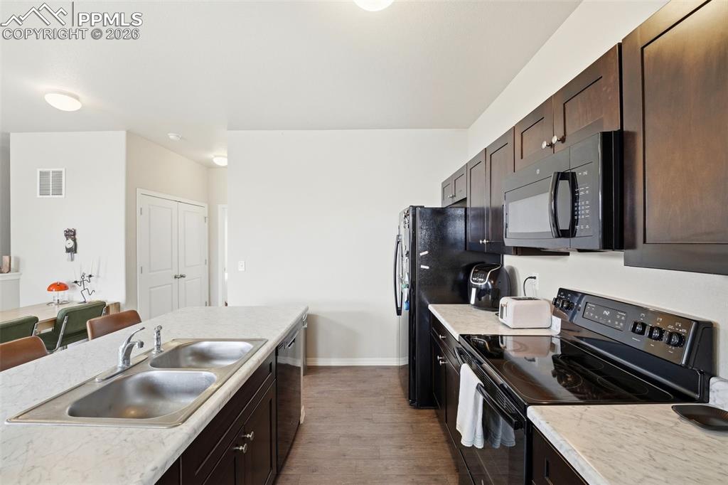 2004 Rozzer View Colorado Springs CO 80910
