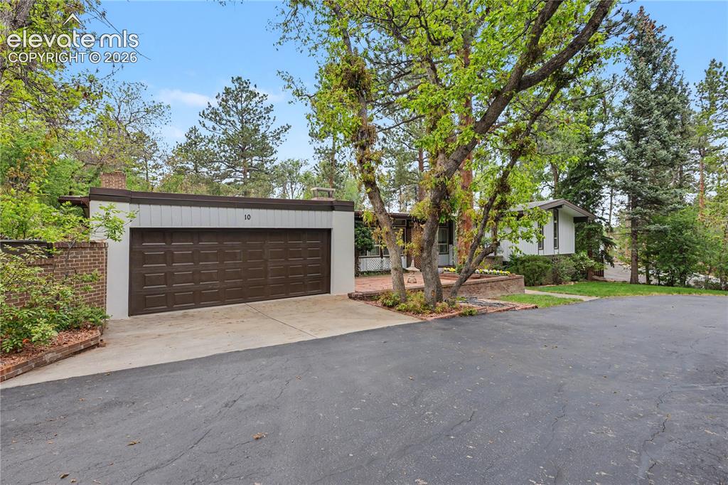 10 Heather Drive Colorado Springs CO 80906