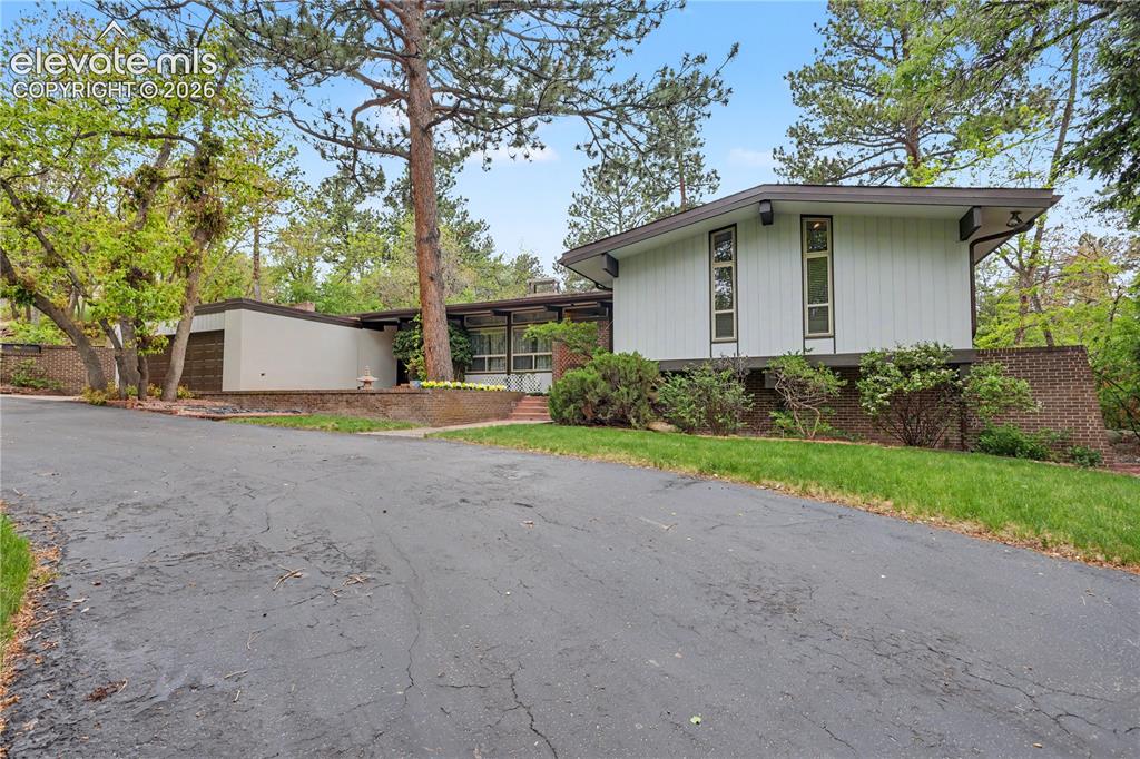 10 Heather Drive Colorado Springs CO 80906