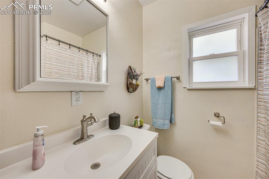 325 W Pitkin Avenue Pueblo CO 81004