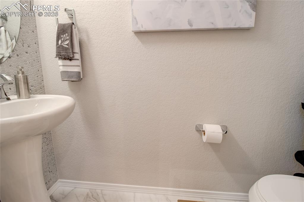 8541 Perkins Lane Colorado Springs CO 80925