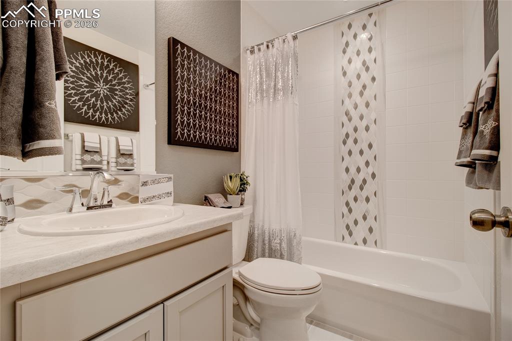 8541 Perkins Lane Colorado Springs CO 80925