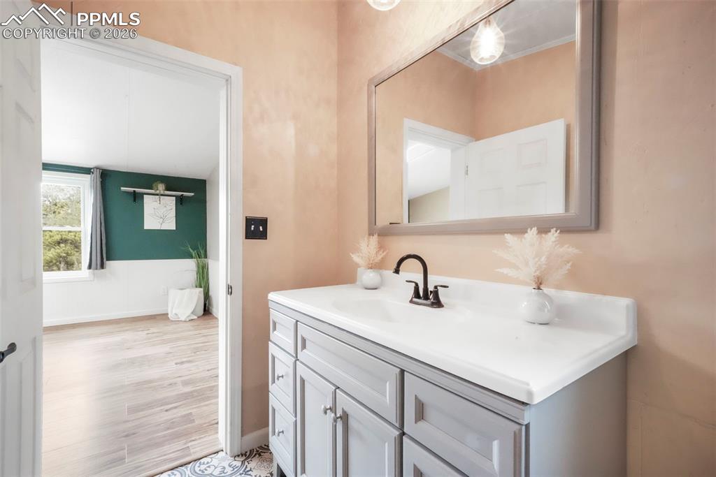 696 Calle De La Nieva Florissant CO 80816