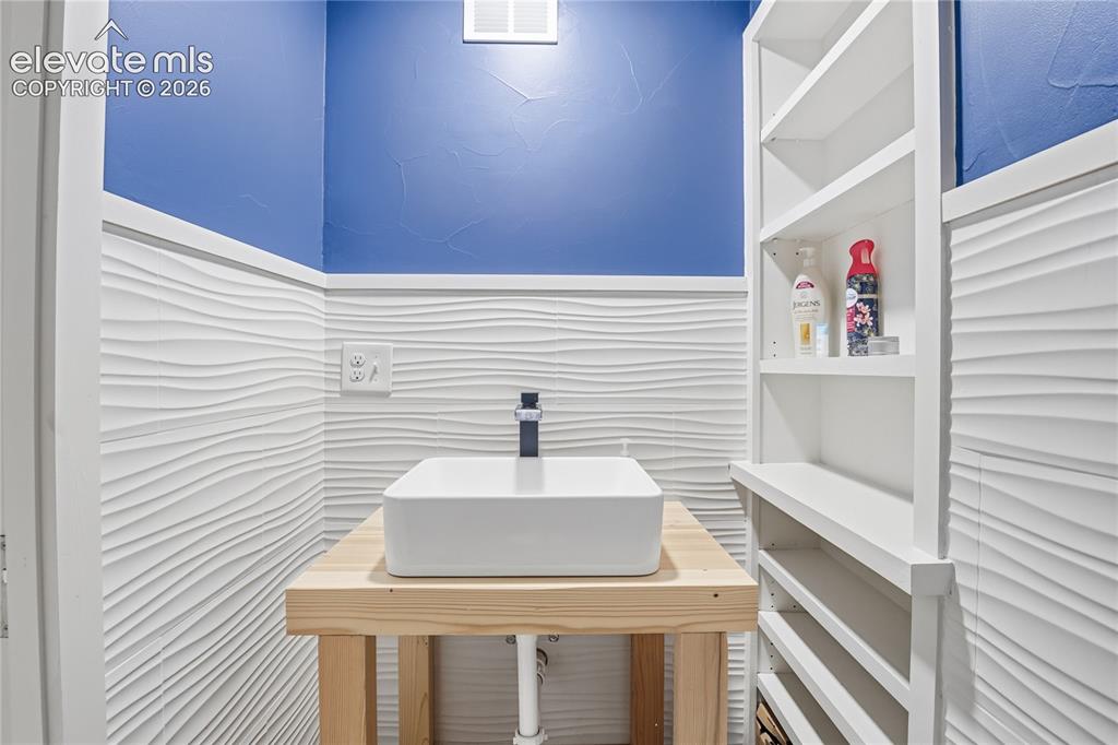 1636 Lakemoor Drive Florissant CO 80816