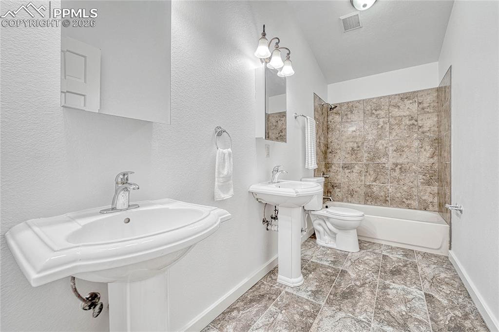 1636 Lakemoor Drive Florissant CO 80816