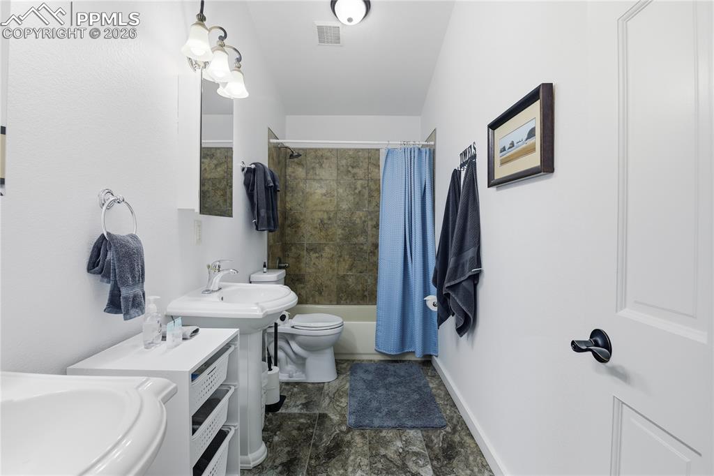 1636 Lakemoor Drive Florissant CO 80816