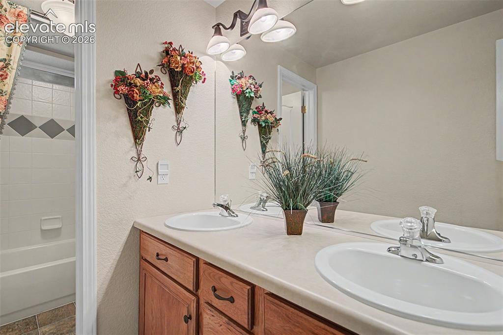 9590 Orchard Park Trail Colorado Springs CO 80920