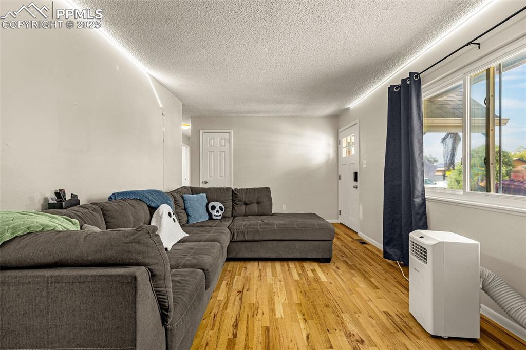 2522 Ivanhoe Drive Colorado Springs CO 80911