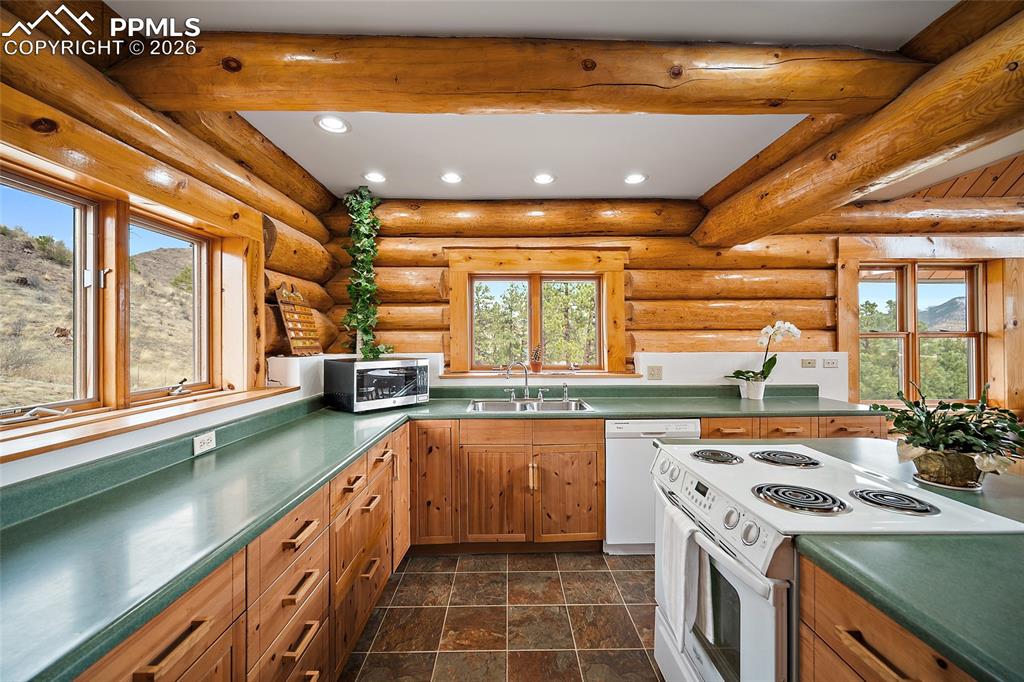 13475 Hedi Road Woodland Park CO 80863