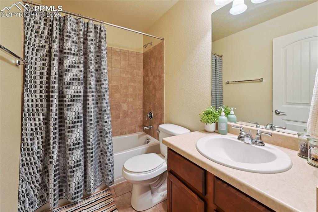 6338 Bearcat Loop Colorado Springs CO 80925