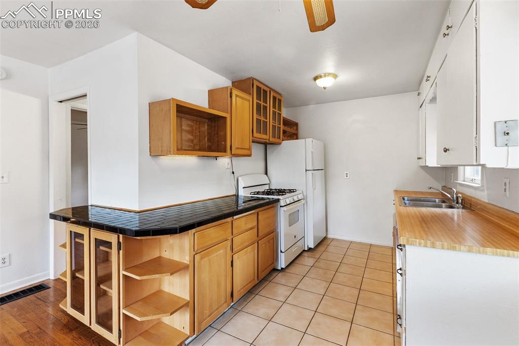 1527 W Cheyenne Road Colorado Springs CO 80906