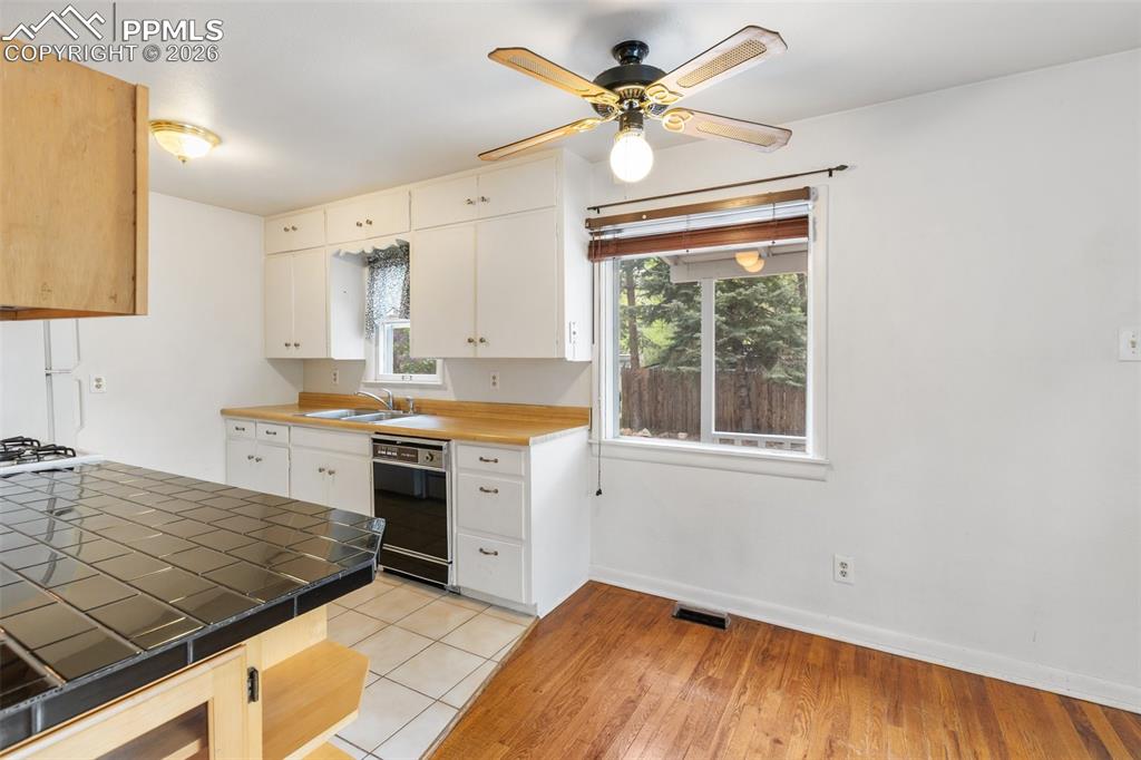 1527 W Cheyenne Road Colorado Springs CO 80906