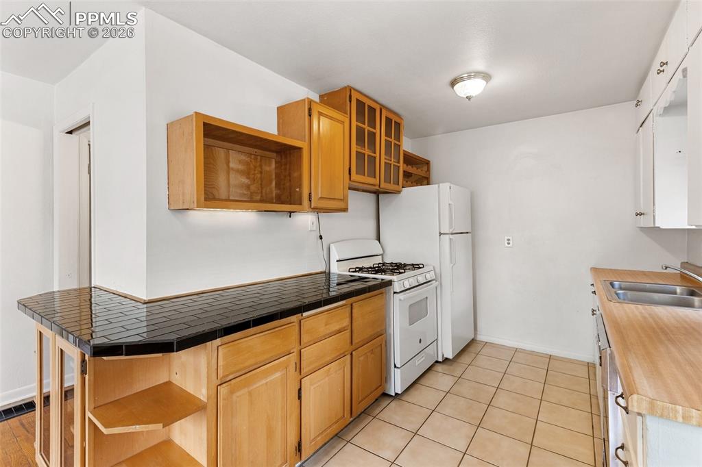 1527 W Cheyenne Road Colorado Springs CO 80906