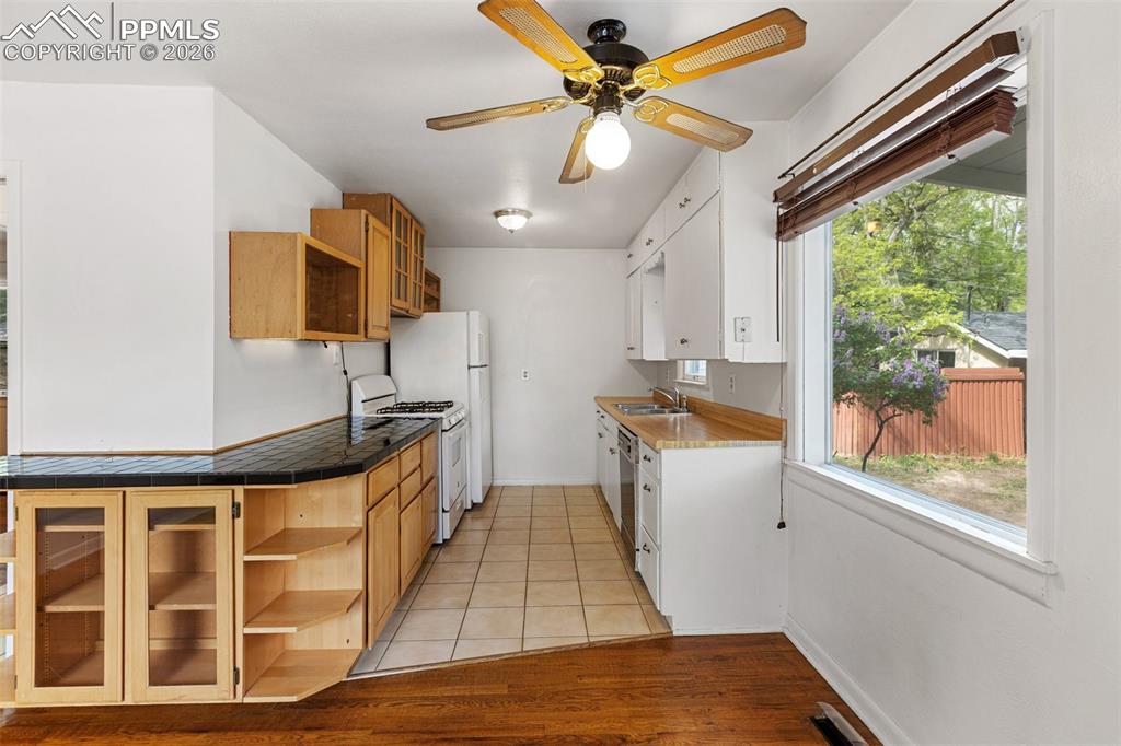 1527 W Cheyenne Road Colorado Springs CO 80906